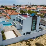 - Pool, Bbq And Boule/petanque Vila *