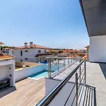 - Pool, Bbq And Boule/petanque Vila