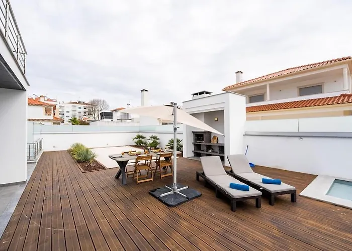 - Pool, Bbq And Boule/petanque 别墅 纳扎雷