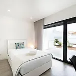 - Pool, Bbq And Boule/petanque Villa
