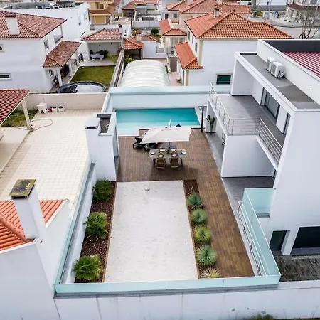 - Pool, Bbq And Boule/petanque Βίλα