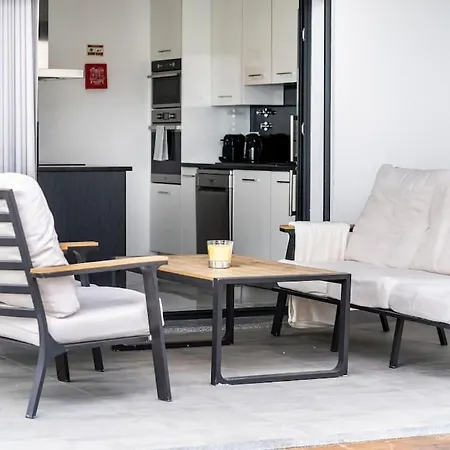 - Pool, Bbq And Boule/petanque