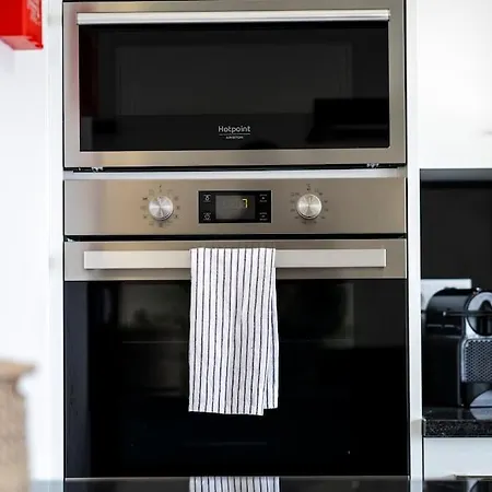 - Pool, Bbq And Boule/petanque